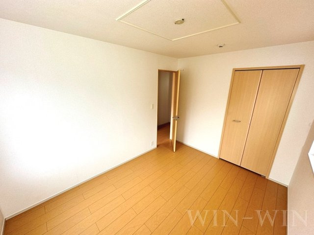 プラシード森岡の洋室