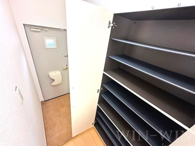 プラシード森岡の玄関