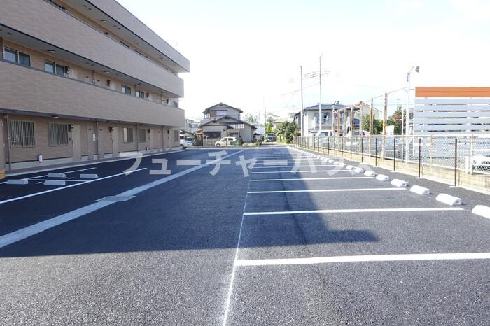 ベルグレイスの駐車場