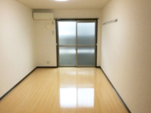 【居間・リビング】 | モンサント旭町 | ※イメージ　同物件別号室の写真