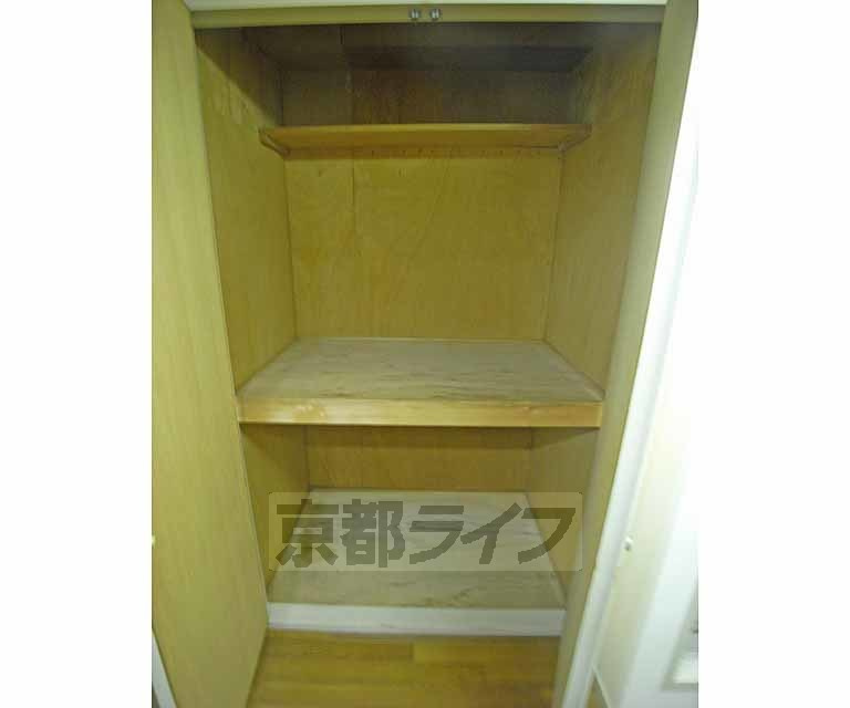 メルシーメゾネット今出川の収納