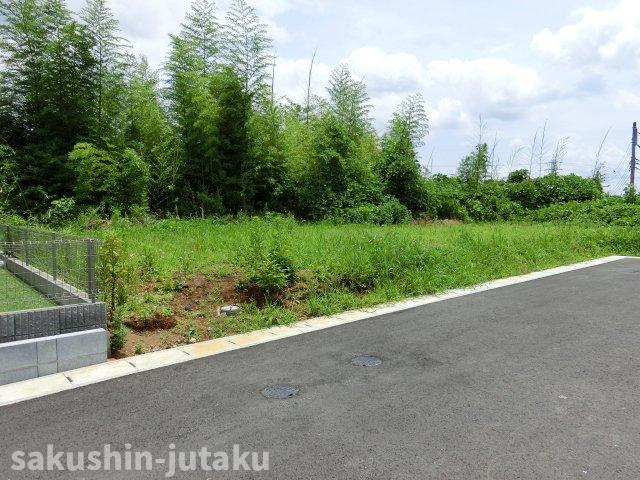 長作町　売地の外観|長作町　売地　建築条件なし　37.8坪　整形地　更地　高台に立地　開放的