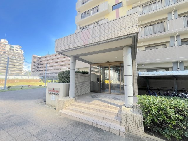 E棟のエントランス