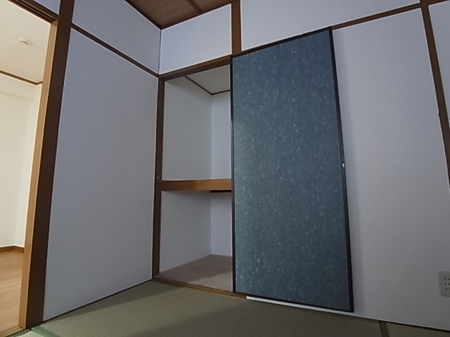 丸吉マンション 