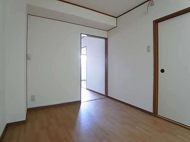 丸吉マンション 