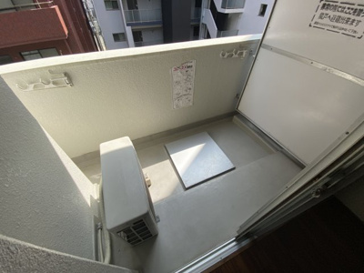 【バルコニー】 | 薬院eビル | 別号室の写真になります。現況優先。