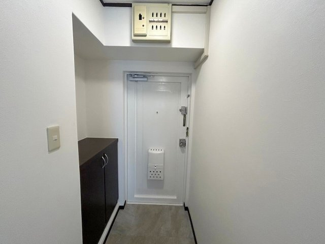 サンフラッツ新大阪本館の玄関