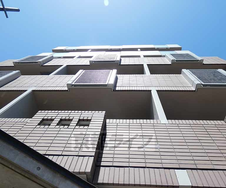 ランブラス御所西の外観