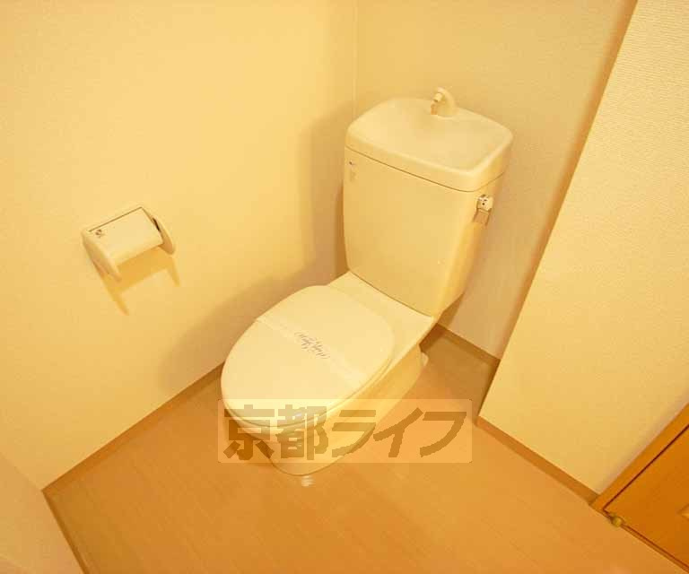 ランブラス御所西のトイレ|落ち着いた色調のトイレです