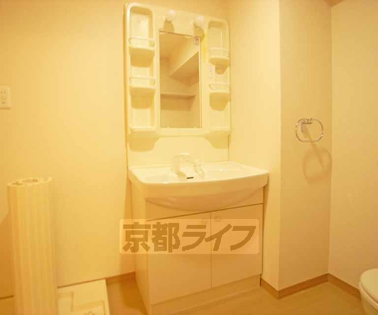 ランブラス御所西の洗面所|広い洗面スペース