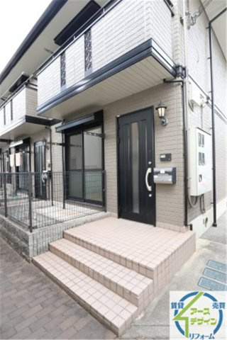 リバーサイドファミーユのエントランス|落ち着いたエントランスです