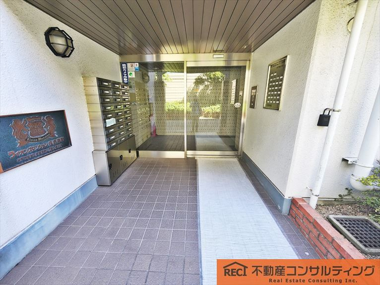 ライオンズマンション住吉南町のエントランス