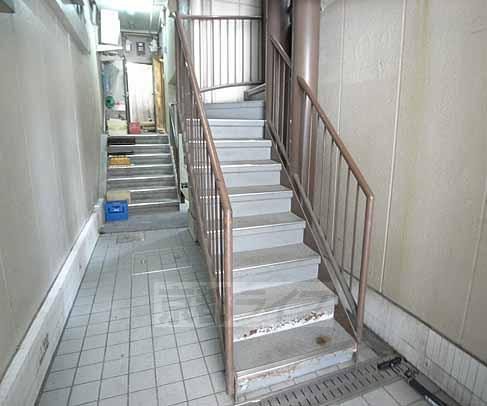 パルハイツウエダのロビー