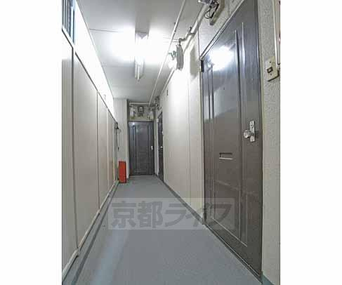 パルハイツウエダの玄関