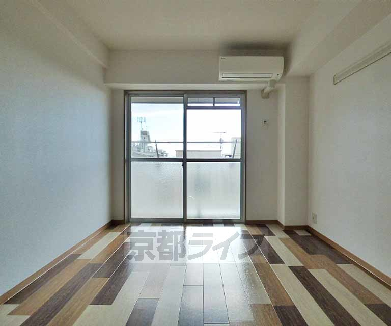 アブレスト今出川の居間・リビング