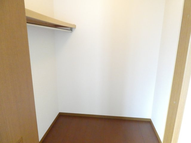 榮タウンハウスの収納