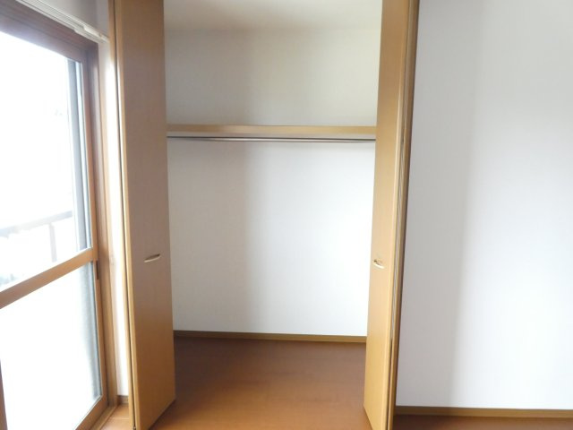榮タウンハウスの収納
