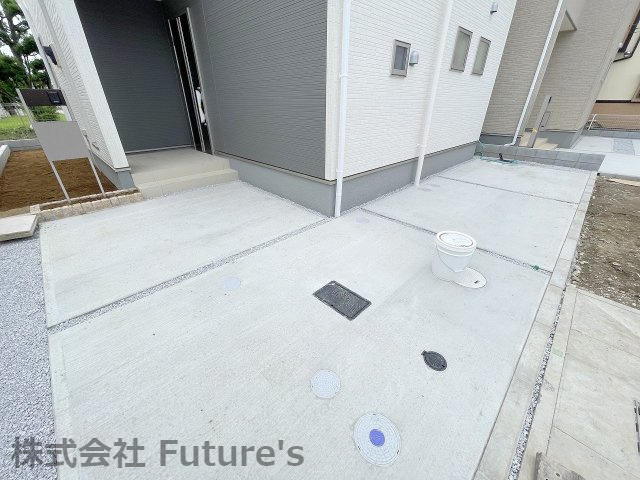 八潮市西袋　新築戸建　全5棟　4号棟の駐車場|カースペース2台可能