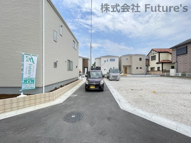 八潮市西袋　新築戸建　全5棟　4号棟の前面道路含む現地写真|中央開発道路含む現地写真です。