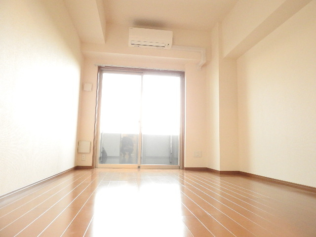 川崎市中原区上丸子山王町２丁目の賃貸マンションの居間・リビング|他のお部屋の参考写真となります。