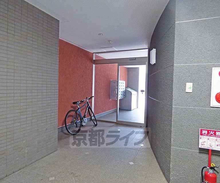 セトル御所東のロビー