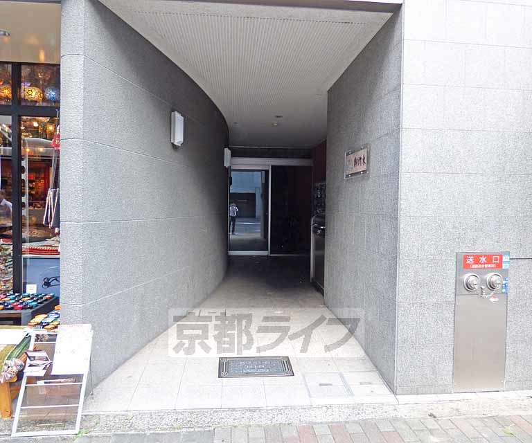 セトル御所東のエントランス