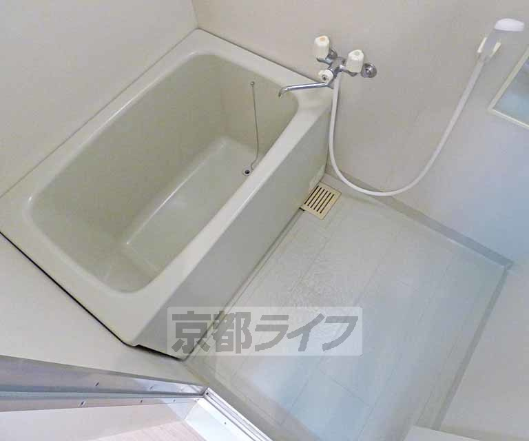 セトル御所東の浴室