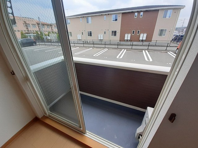 サンライト宗像Ａのバルコニー|外からの目が気にならないバルコニーで洗濯物が干せます