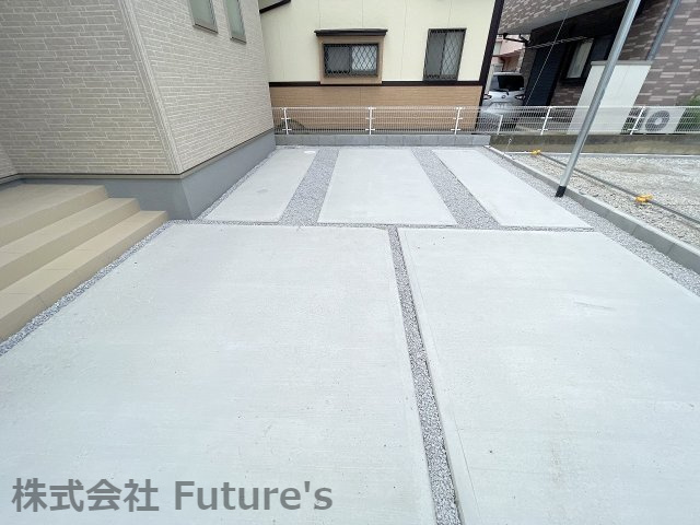 八潮市西袋　新築戸建　全5棟　5号棟の駐車場|カースペース並列2台可能