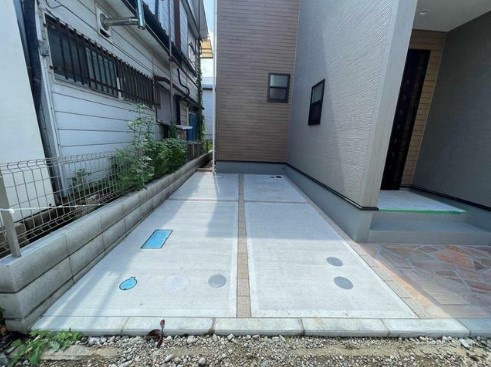 Kolet若葉の駐車場