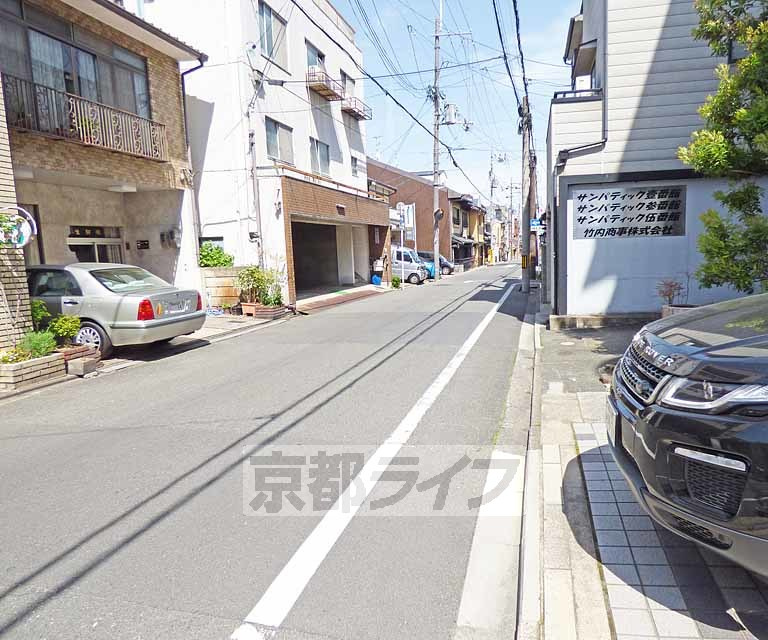 サンパティック壹番館の周辺