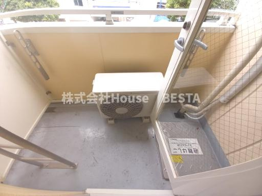 シュープリームのバルコニー