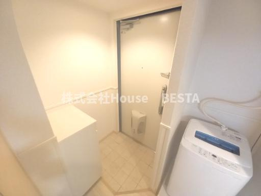 シュープリームの玄関