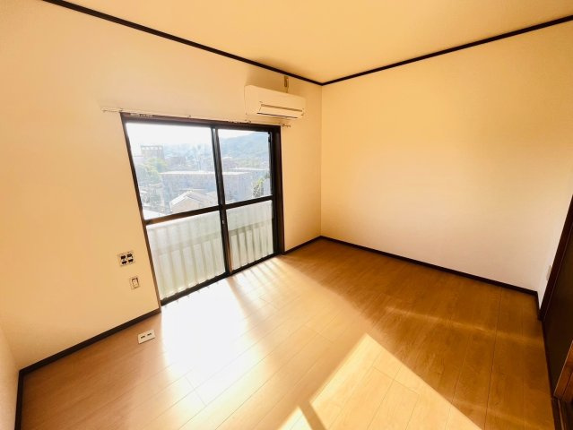 江平コーポの洋室