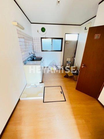 江平コーポの玄関