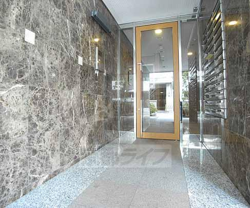 マ・アビタションのエントランス