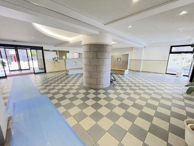 東峰マンション那珂川のエントランス