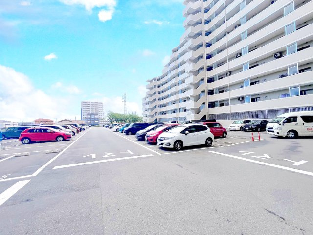 東峰マンション那珂川の駐車場