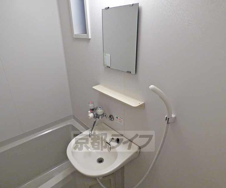 アベニュー室町の浴室