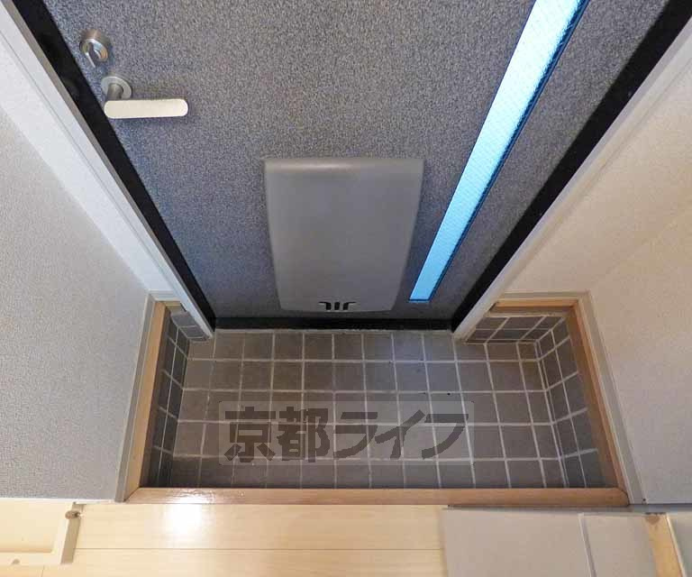 アベニュー室町の玄関