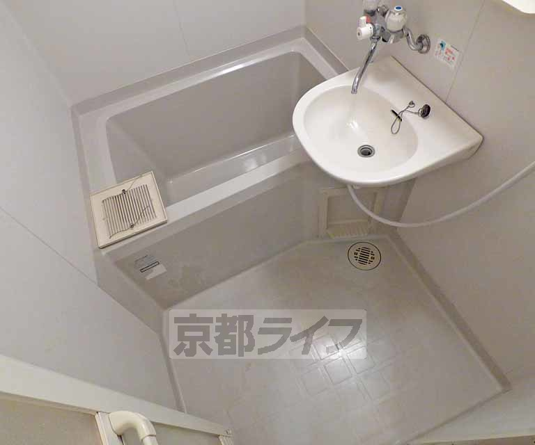 アベニュー室町の浴室