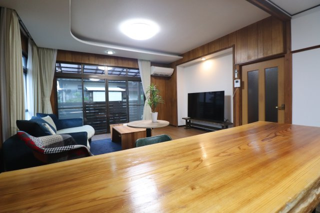 荒木町中古戸建の居間・リビング