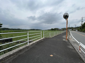 【前面道路含む現地写真】