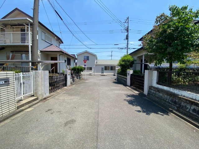 鶴ヶ島市藤金　建築条件なし売地　東武東上線『若葉駅』徒歩20分　【第一小学区】の前面道路含む現地写真