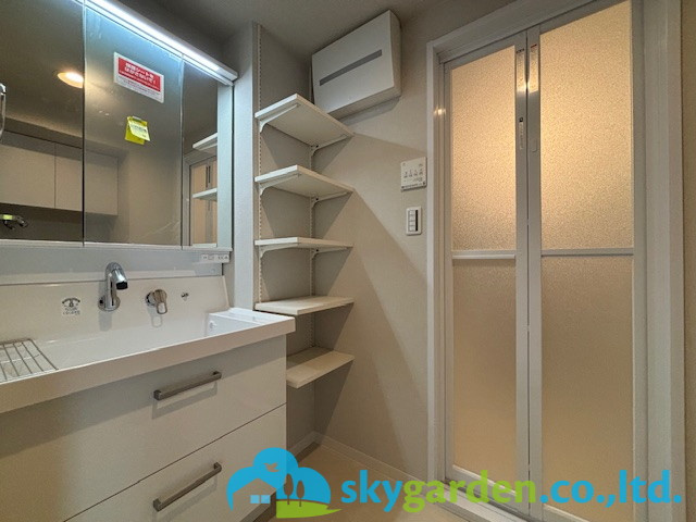 平塚パークサイドダイヤモンドマンションの独立洗面台|独立洗面台です