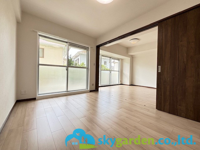 平塚パークサイドダイヤモンドマンションの洋室|落ち着いた色調の洋室です