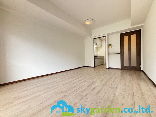 平塚パークサイドダイヤモンドマンションの洋室|落ち着いた色調の洋室です