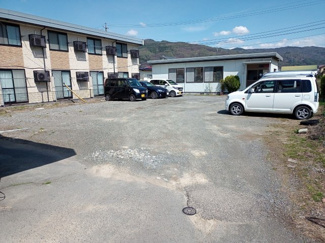 【駐車場】