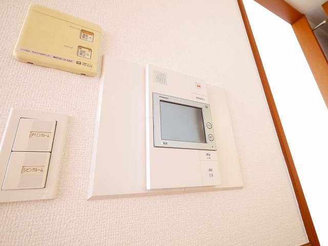 ベルあやめ池 のセキュリティ|モニター付きインターホンです