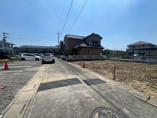 【前面道路含む現地写真】